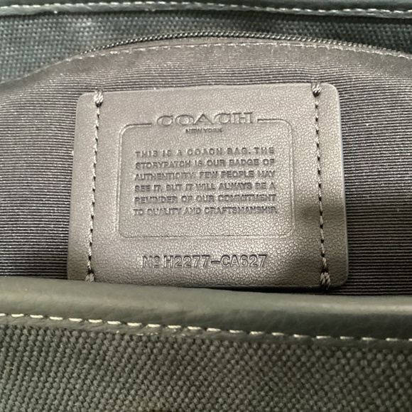 Coach Ellis Weekender - Picture 7 of 11